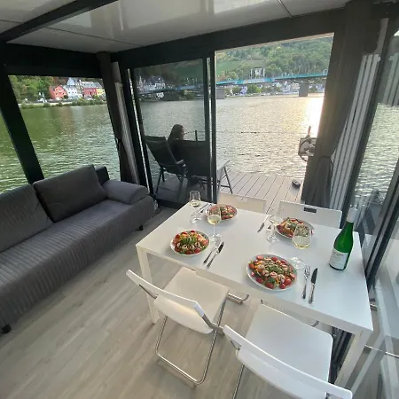 Moselcube Botel *