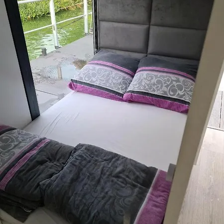 Moselcube Botel *